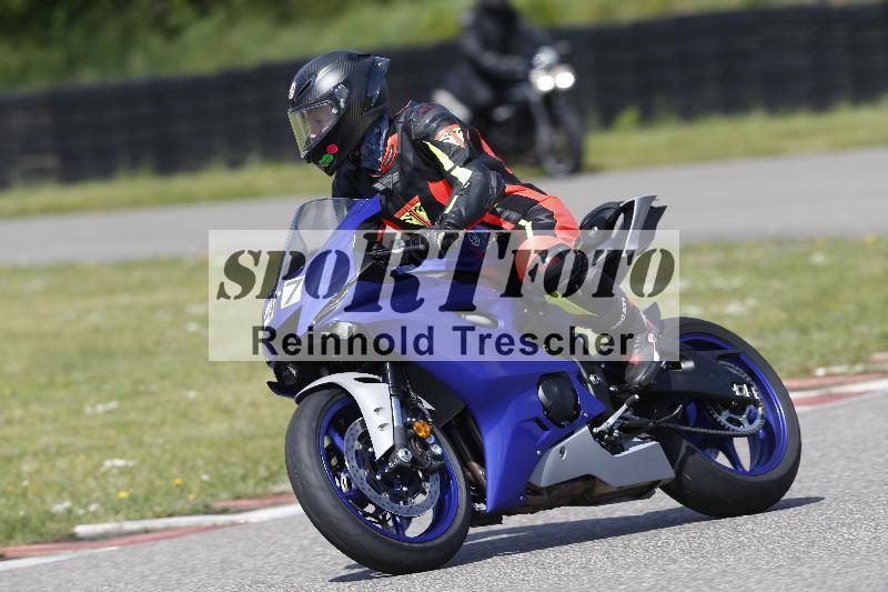 /Archiv-2025/09 22.04.2025 Cornu Master School ADR/gruen-vert/47